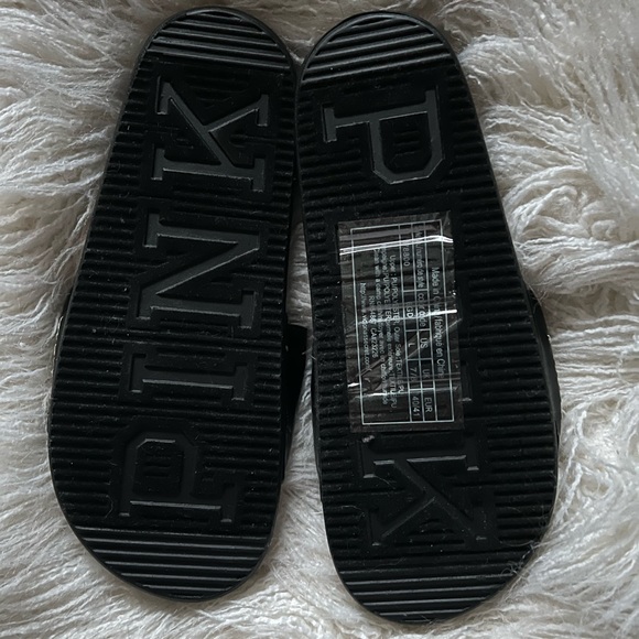 NYC Icon Glitter Slides by Pink - Victoria’s Secret Size 9-10 - Picture 2 of 3